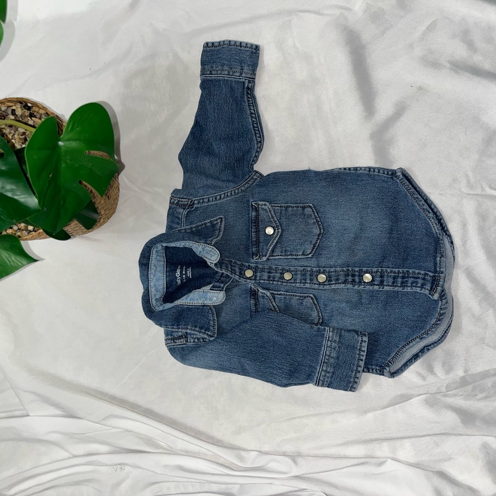 Medium Indigo Blue Jean Jacket with Collar and Long Sleeves